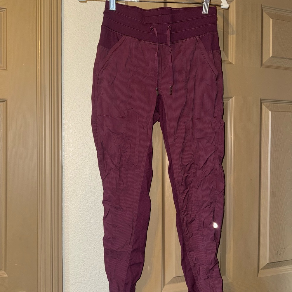 Lulu Lemon Women’s Burgundy Jogger Pants